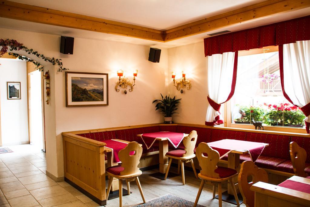 Dolomiti Hotel Cozzio Madonna di Campiglio Exterior photo