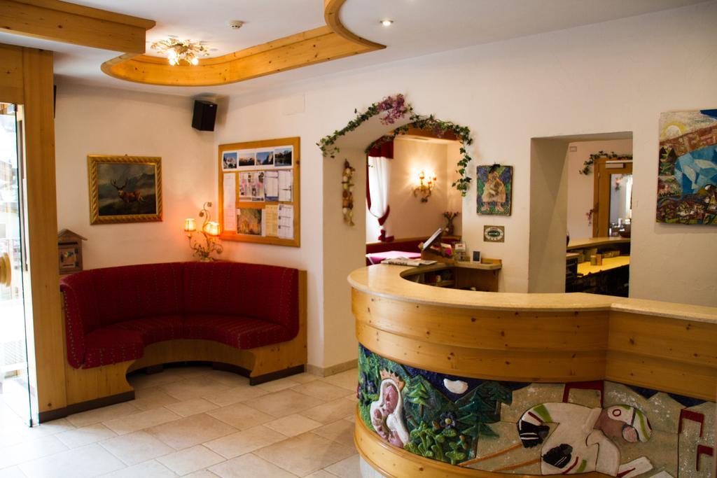 Dolomiti Hotel Cozzio Madonna di Campiglio Exterior photo